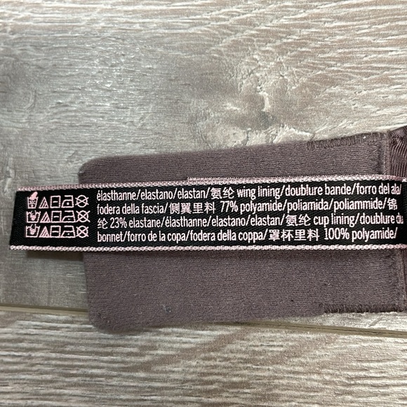 Victoria’s Secret Very Sexy Push-up Bra Smooth Underwire 34D - Picture 10 of 15